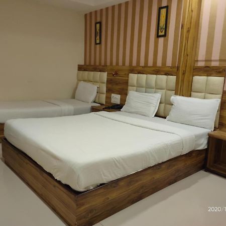 Orange International-Santacruz Hotel Mumbai Exterior photo
